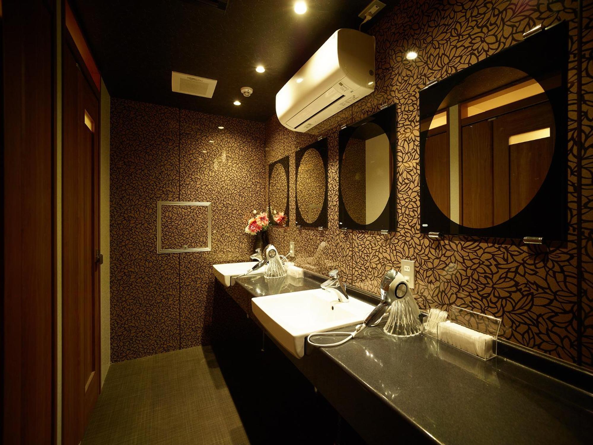 Hotel Sunplaza 2 Annex Osaka Exterior photo